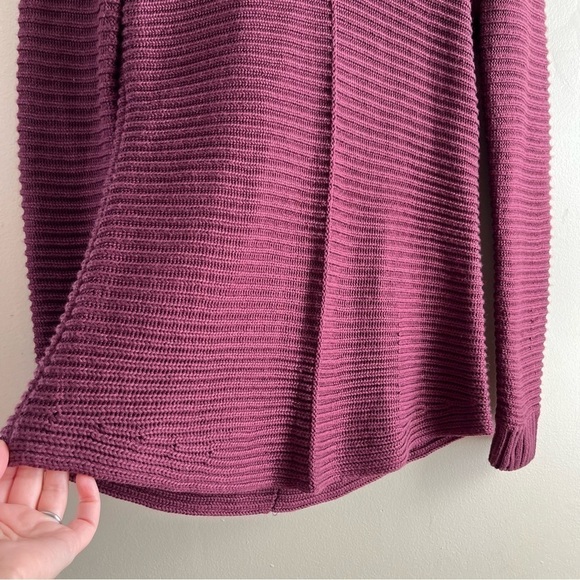 Calvin Klein Chunky Knit Turtleneck Sweater in Burgundy Red, Size Small - Picture 7 of 9